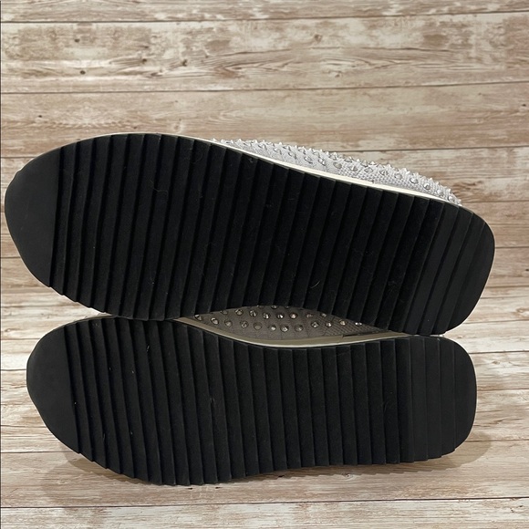 Kenneth Cole Reaction Silver Jewel Studded Slip-On Sneakers Size 8.5W NWT - Picture 9 of 16